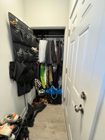 Building Photo - 3116 N Milwaukee Ave