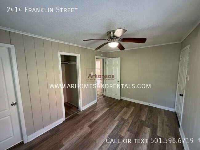 Building Photo - 2414 Franklin St