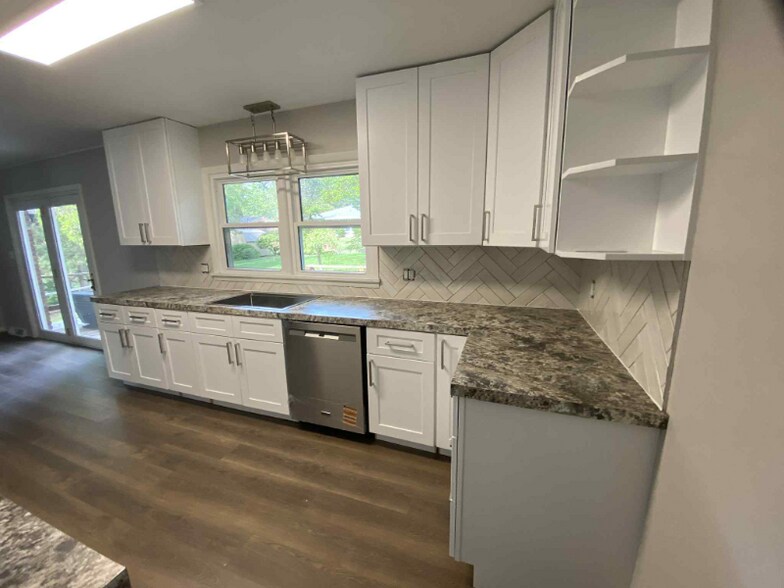 Building Photo - 412 Western Cir