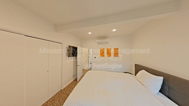 Building Photo - 5339 Berkeley Rd