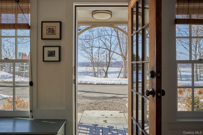 Building Photo - 41 Grinnell St