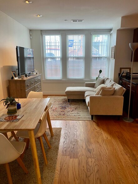 Building Photo - 2910 Georgia Ave NW