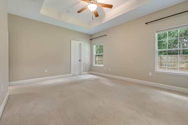 Building Photo - Gorgeous Southern Living Home in Coveted S...