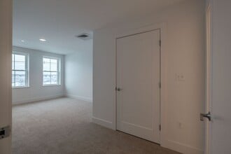 Building Photo - 2BR/2BA Old Port Condo Onsite Parking Available, Fitness Room and Elevator