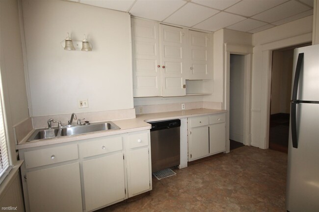 Building Photo - 3 br, 1.5 bath House - 729 W Vine St 6 mon...