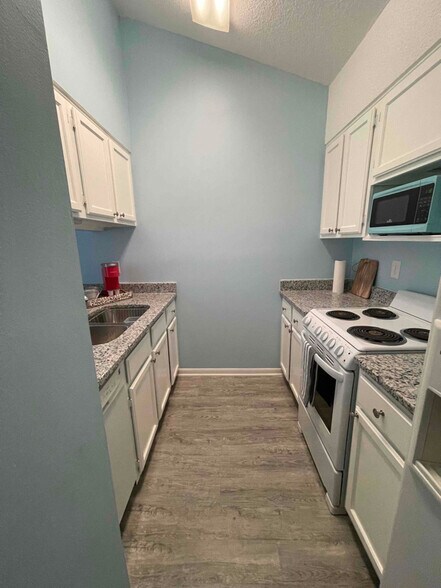 Building Photo - 503 China's Cove