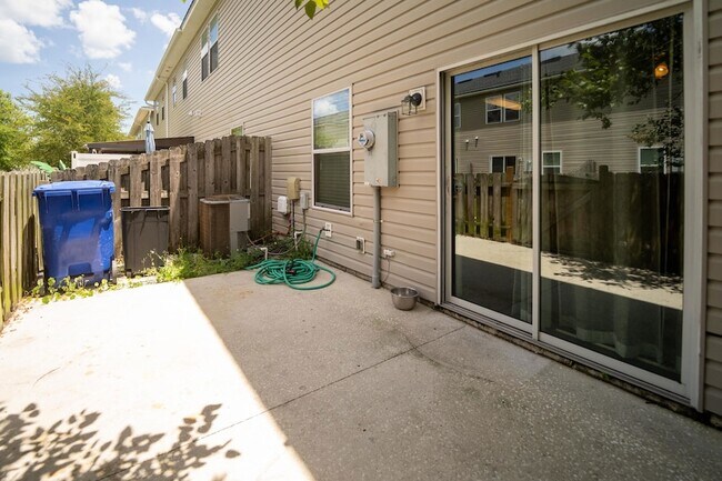 Building Photo - 211 Moultrie Village Ln