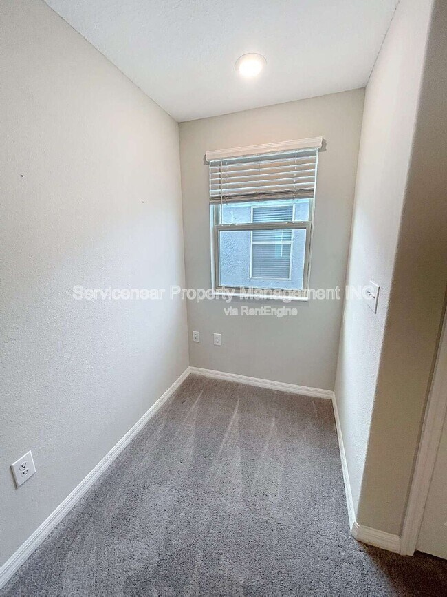 Building Photo - 4440 Globe Thistle Dr