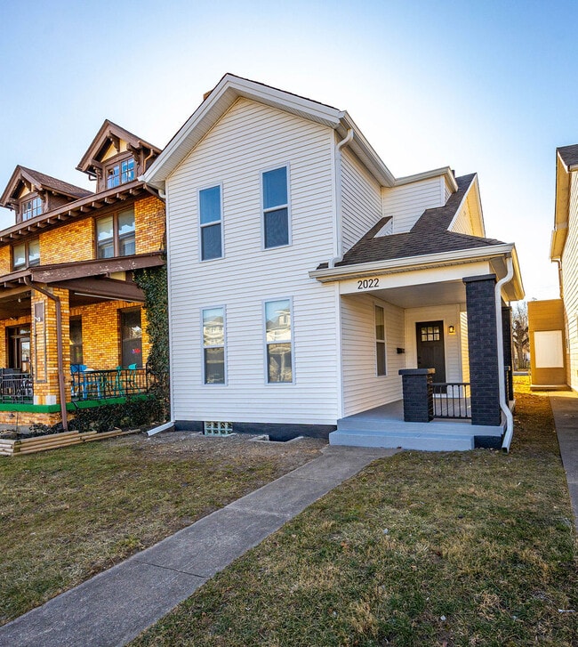 Building Photo - 2022 Central Ave