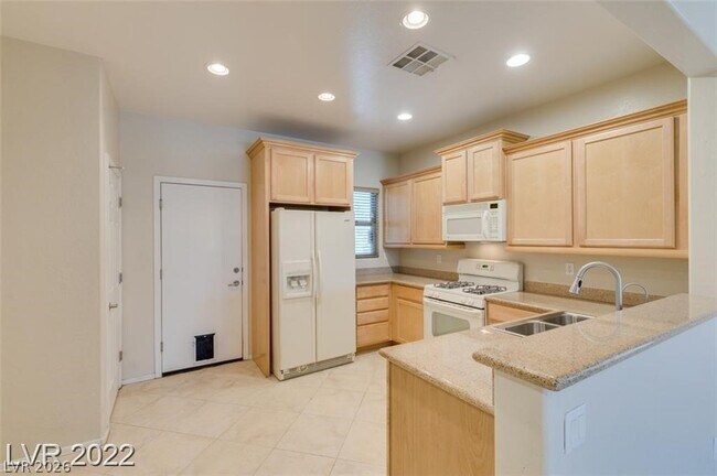 Building Photo - 5985 Falconer Ave