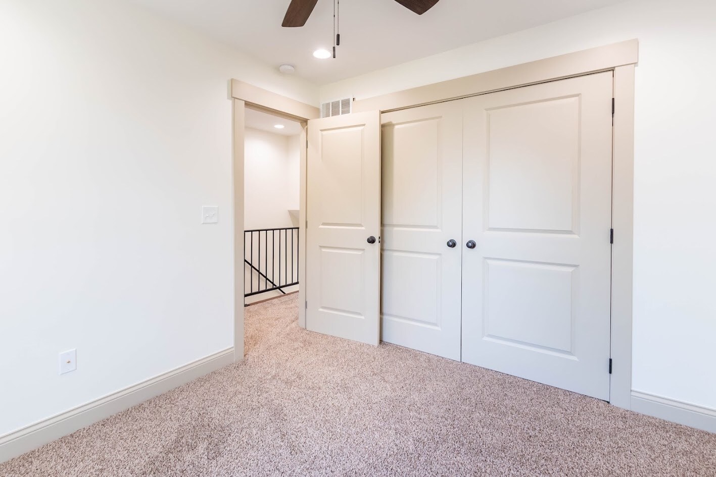 Building Photo - 261 Gay St