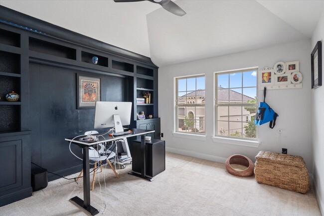 Building Photo - Stunning 4-Bedroom Home in Northwest Austi...