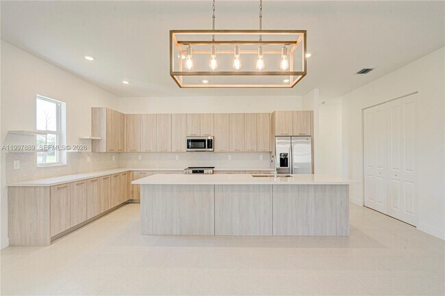 Building Photo - 4390 SW 122nd Terrace