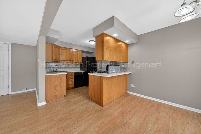 Building Photo - 10201 Surf Dr