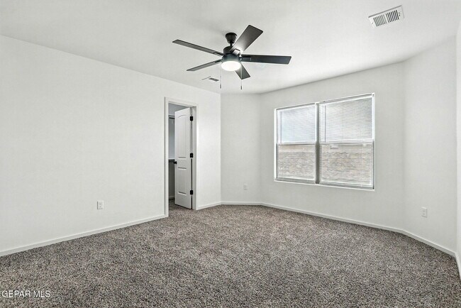 Building Photo - 941 Sandhurst Pl