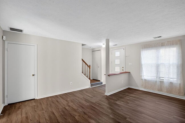 Building Photo - 4243 Drake Ct