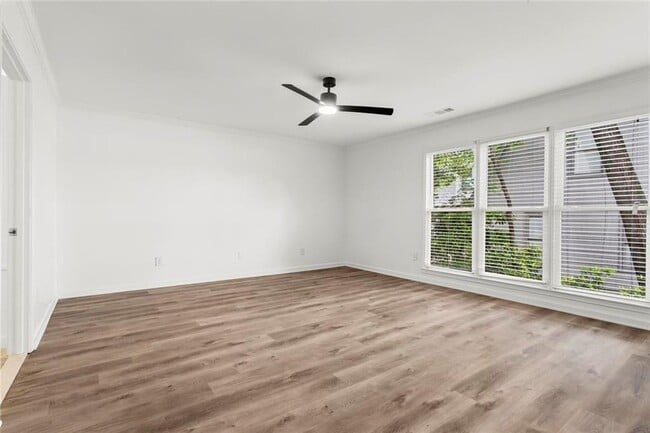 Building Photo - 1695 Spinnaker Dr