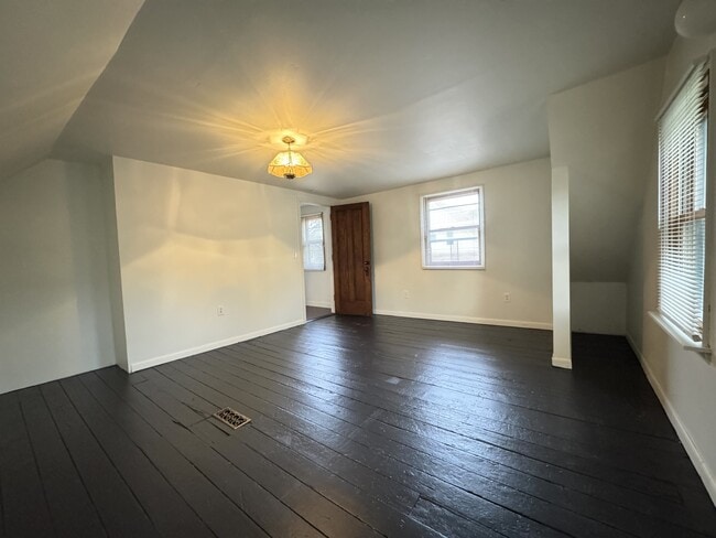 Building Photo - 365 E Schiller St