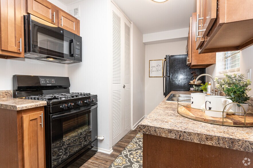 Germantown Village 630 E Kentucky St Louisville KY 40203 Apartment