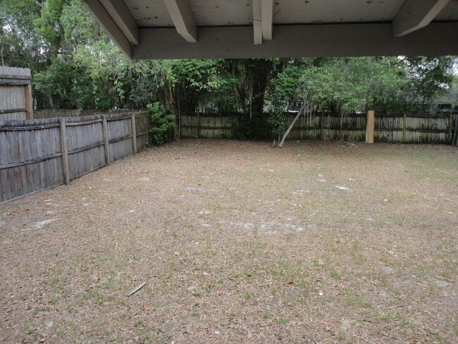 Building Photo - Nice recently Remodel 2 bedroom/1 bath duplex