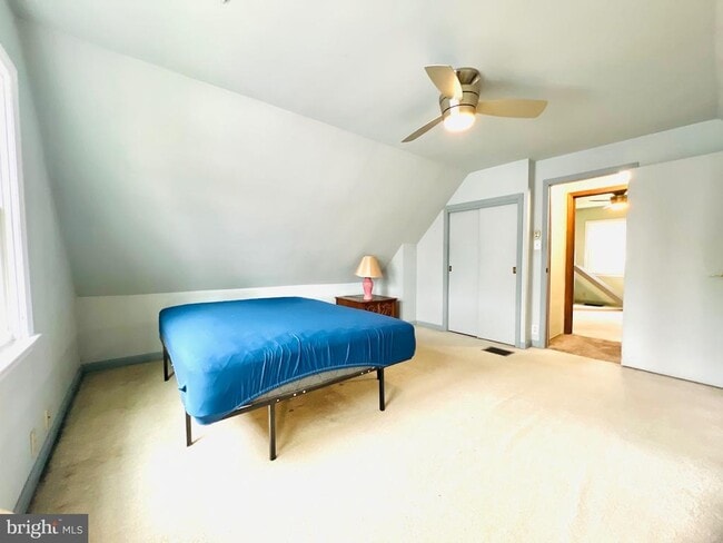 Building Photo - 303 Willow Ave