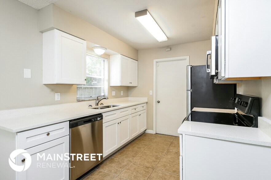 Building Photo - 2853 Magnolia Ave