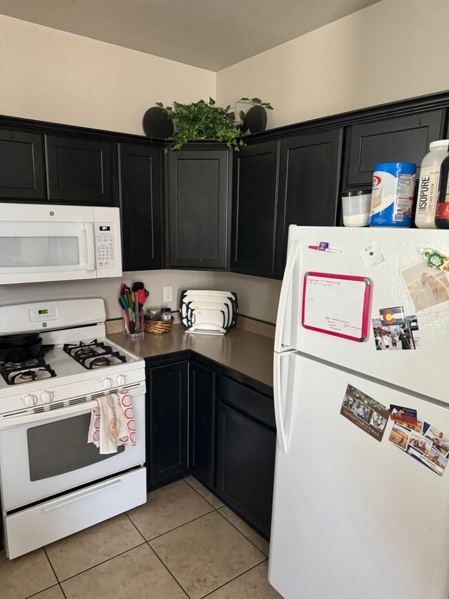 Building Photo - Spacious 3BR Home | Private Bathrooms + Ample Off Street Parking