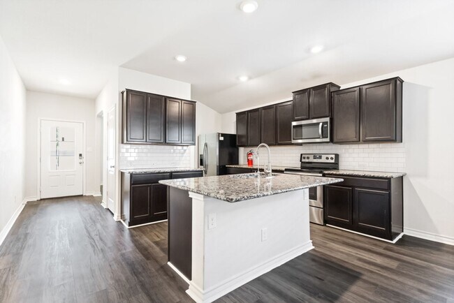Building Photo - Well-Maintained 3-Bedroom Home – Ideal for Students & Professionals!
