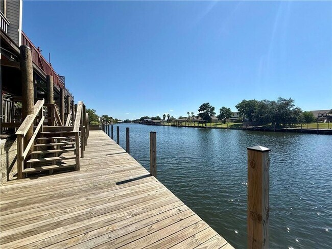 Building Photo - 4800 Pontchartrain Dr