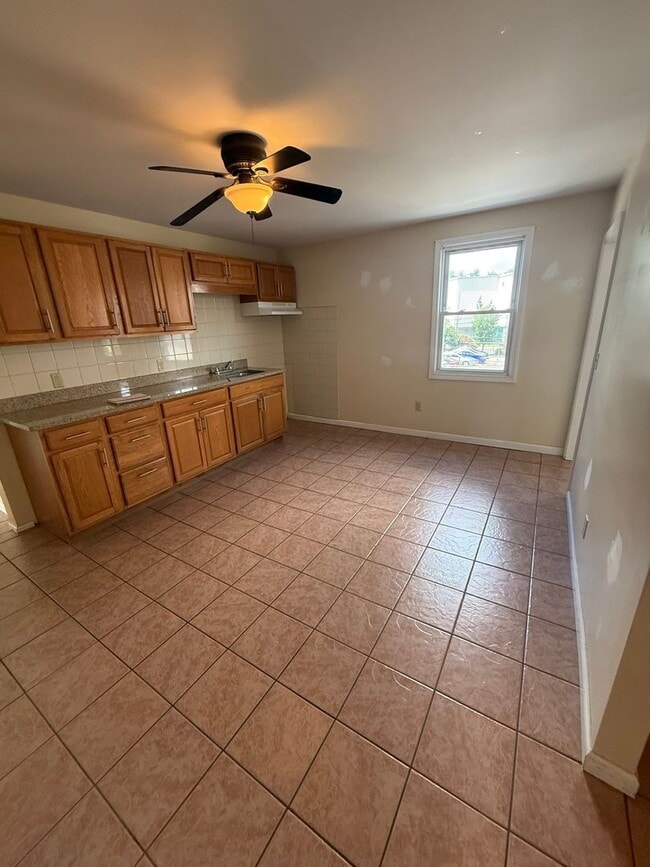 Building Photo - Beautiful 4 Bedroom homes in the heart of West Springfield!