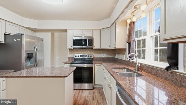 Building Photo - 11921 Stonehenge Dr