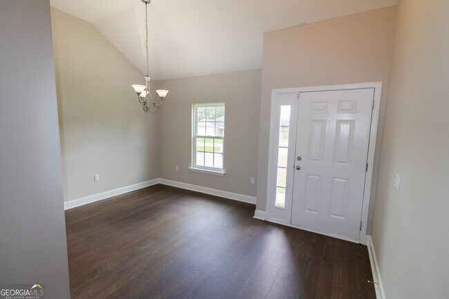 Building Photo - 210 Stillwater Dr