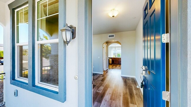Building Photo - Rare Santa Rosa Four Bedroom house in Desi...