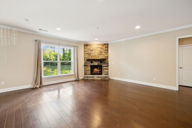 Building Photo - Sparkling clean 4 bedroom home in Spring H...