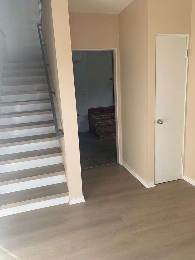 Entryway and door to garage and basement storage - 3520 Pansy Dr