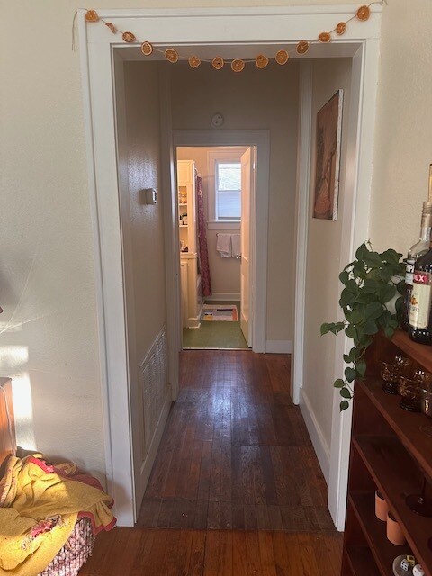 Building Photo - 1307 E 28th St