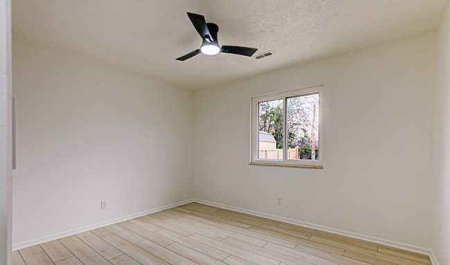 Building Photo - Beautiful 3BR/1Ba house in LaGrange!