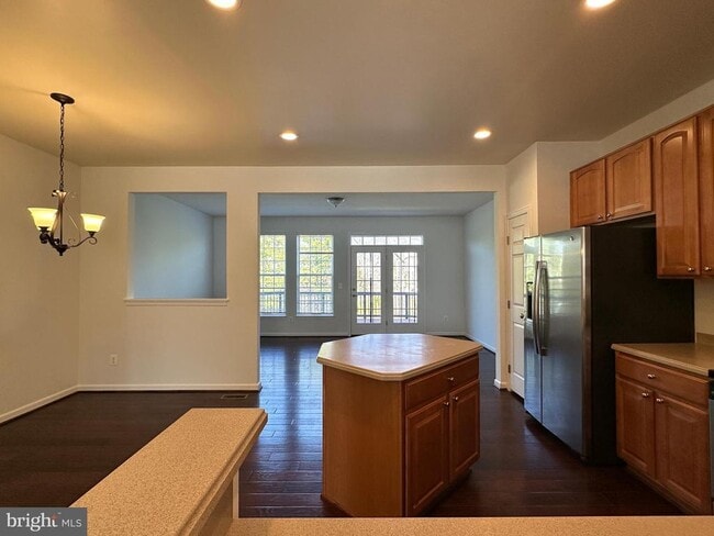 Building Photo - 25274 Gothic Square