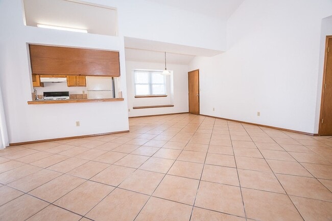 Building Photo - Contemporary home with 3 bedrooms, 2 bath, 2 car garage, A/C, Fenced Yard