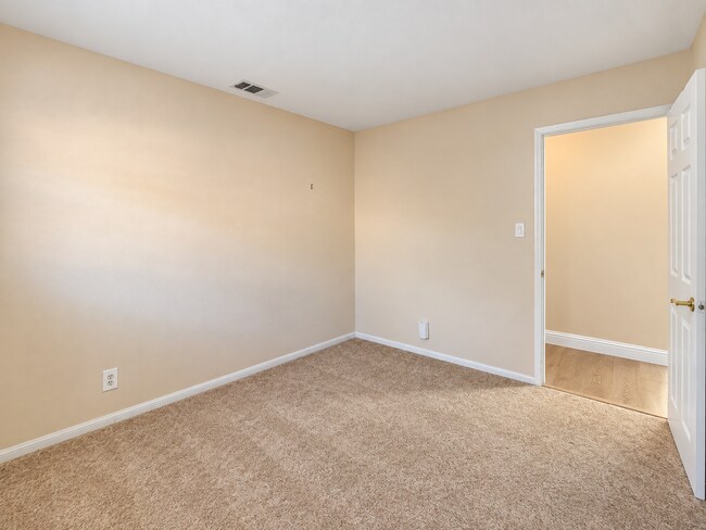 Building Photo - 4610 Chateau Park Ct