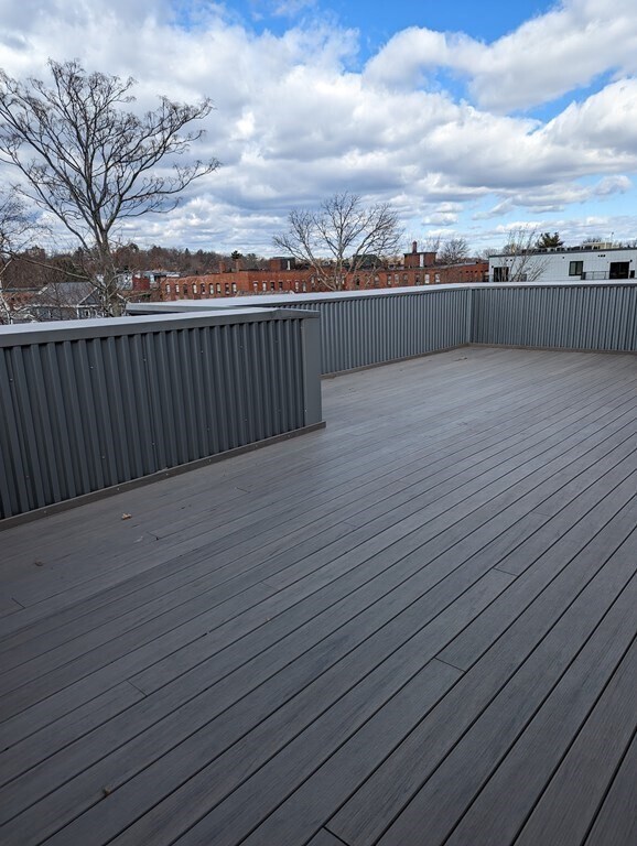 Building Photo - 3383 Washington St