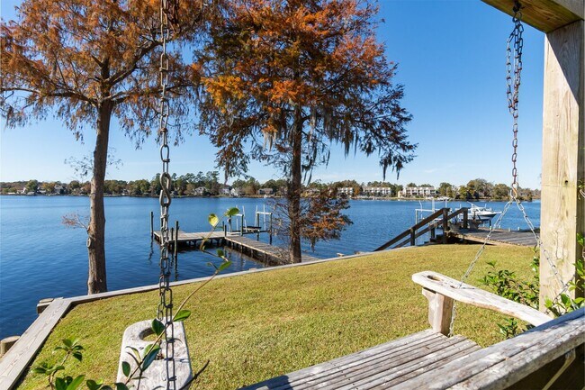 Building Photo - Waterfront Property