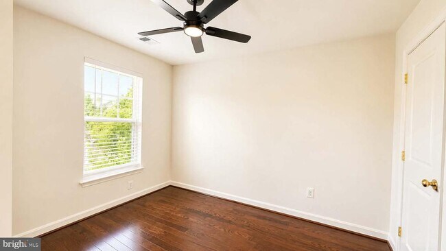 Building Photo - 9147 Cascade Falls Dr