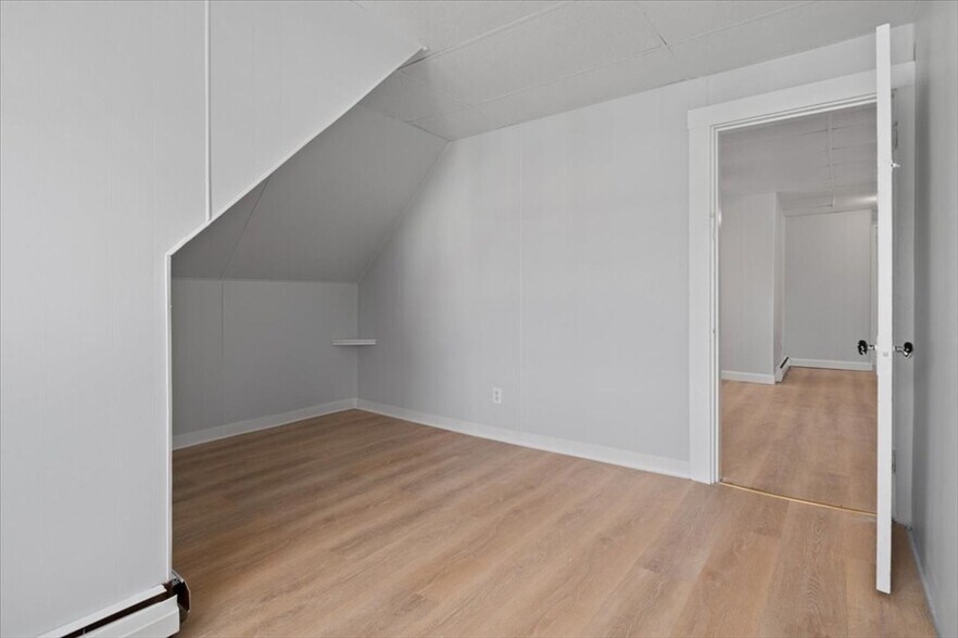 Building Photo - 53 Cranch St