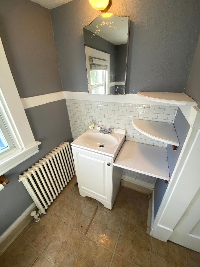 Bathroom - 3859 Brownsville Rd
