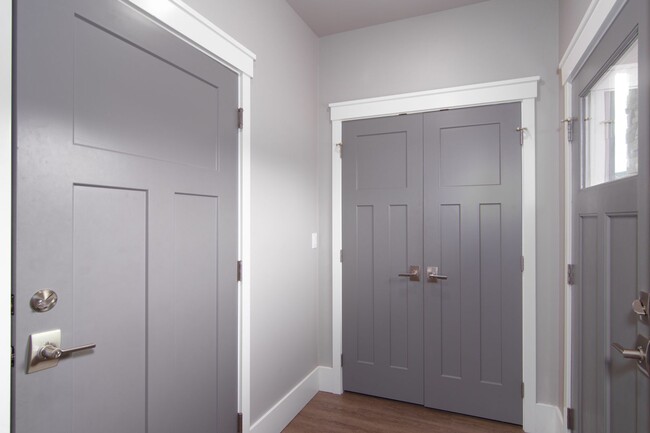Building Photo - Liberty Lake Stonehill Luxury Condo in the...