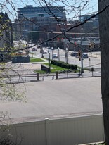 Building Photo - 400 N Spring ave