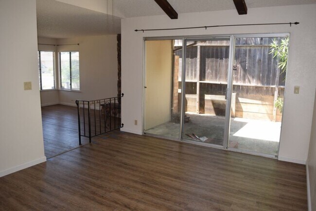 Building Photo - 6051 Roloff Way