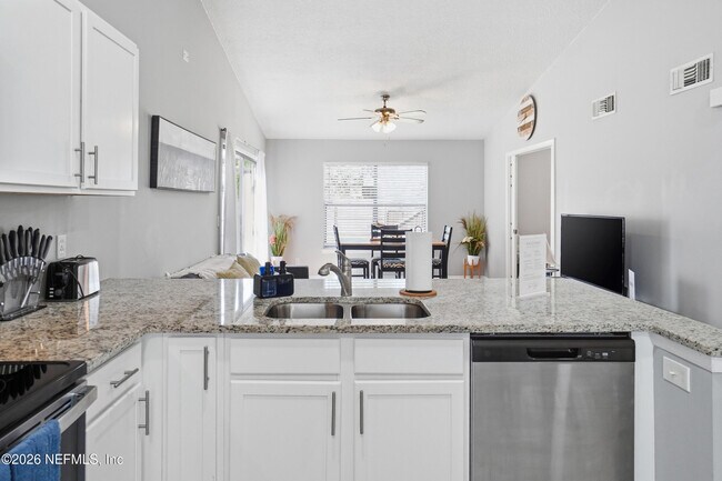 Building Photo - 3419 Islander Way