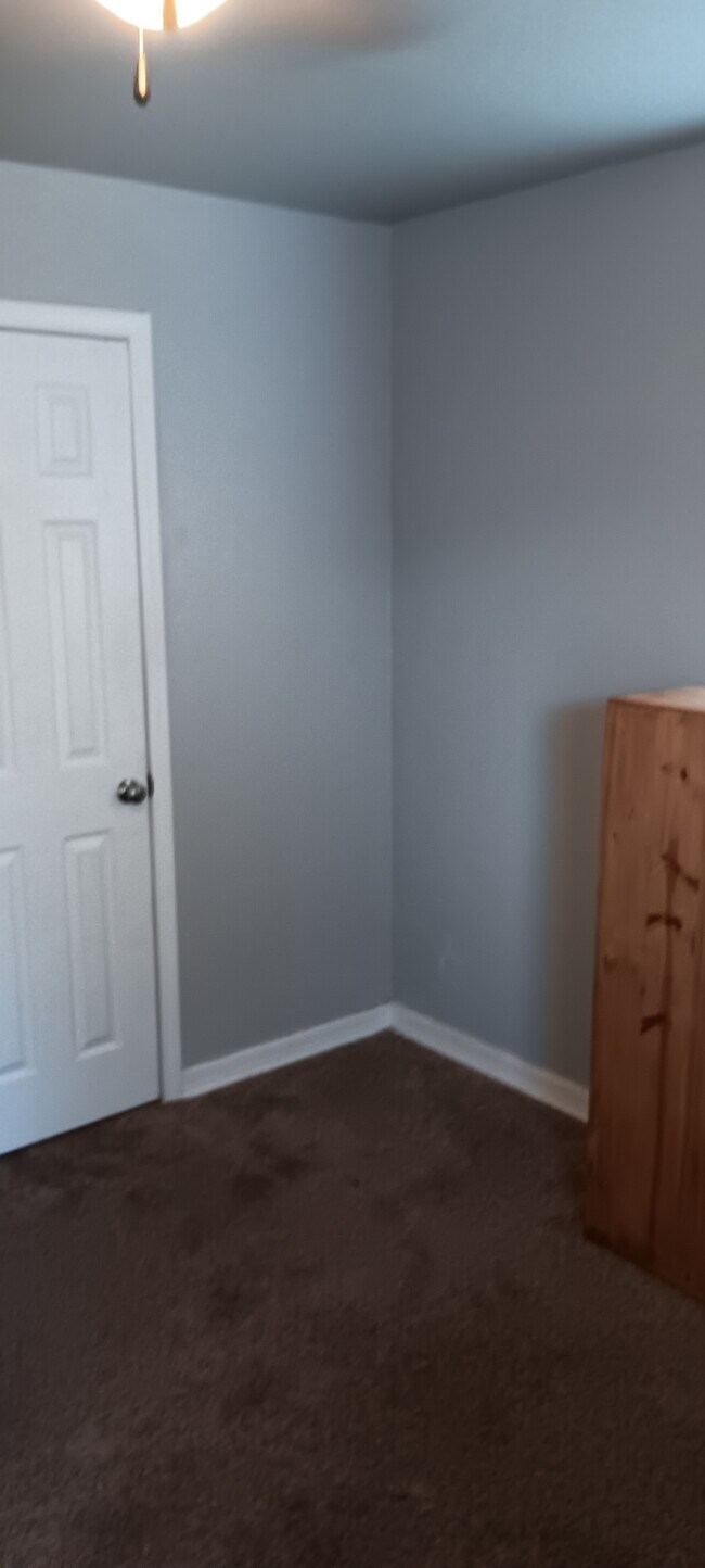 Building Photo - 548 E Woodrow St